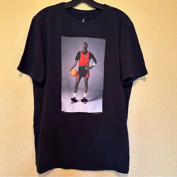 Jordan Other - Young Michael Jordan T-Shirt Large